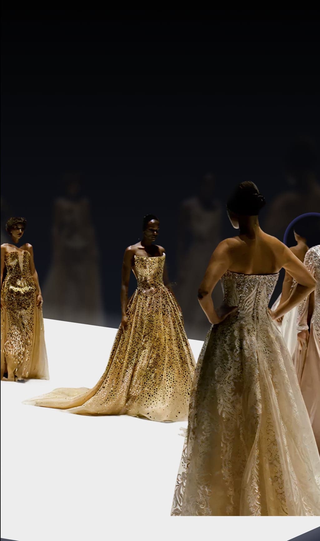 RUNWAY SHOW